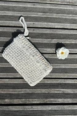 Pochette macramé coquillage en rafia